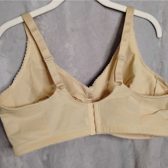 Mastectomy Bra One Of Many - Picture 2 of 3